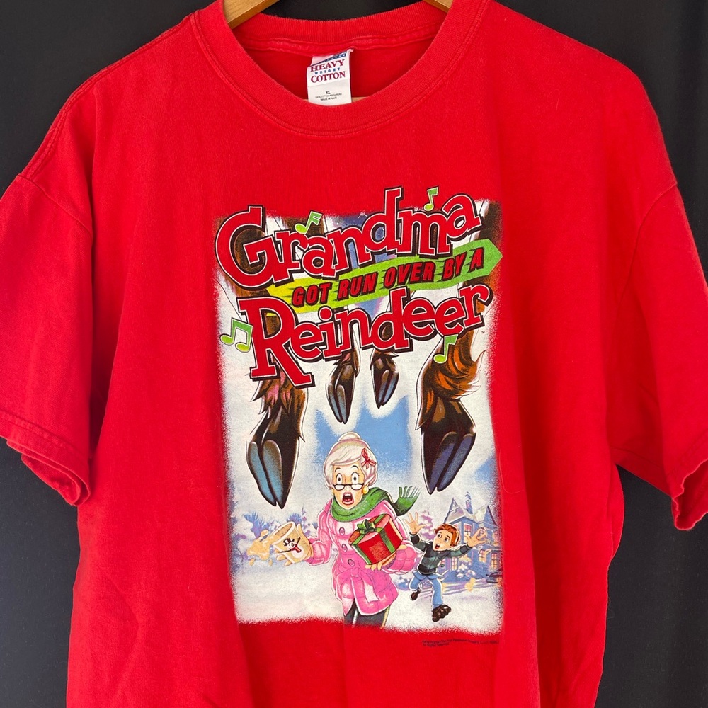 2005 Grandma Got Run Over By A Reindeer Promo T Shirt Men’s XL Red Christmas
